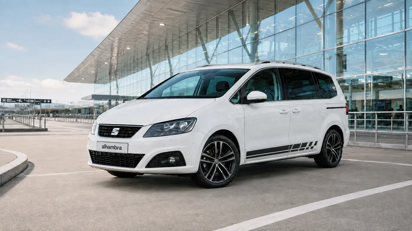 Weisser SEAT Alhambra für den Flughafentransfer